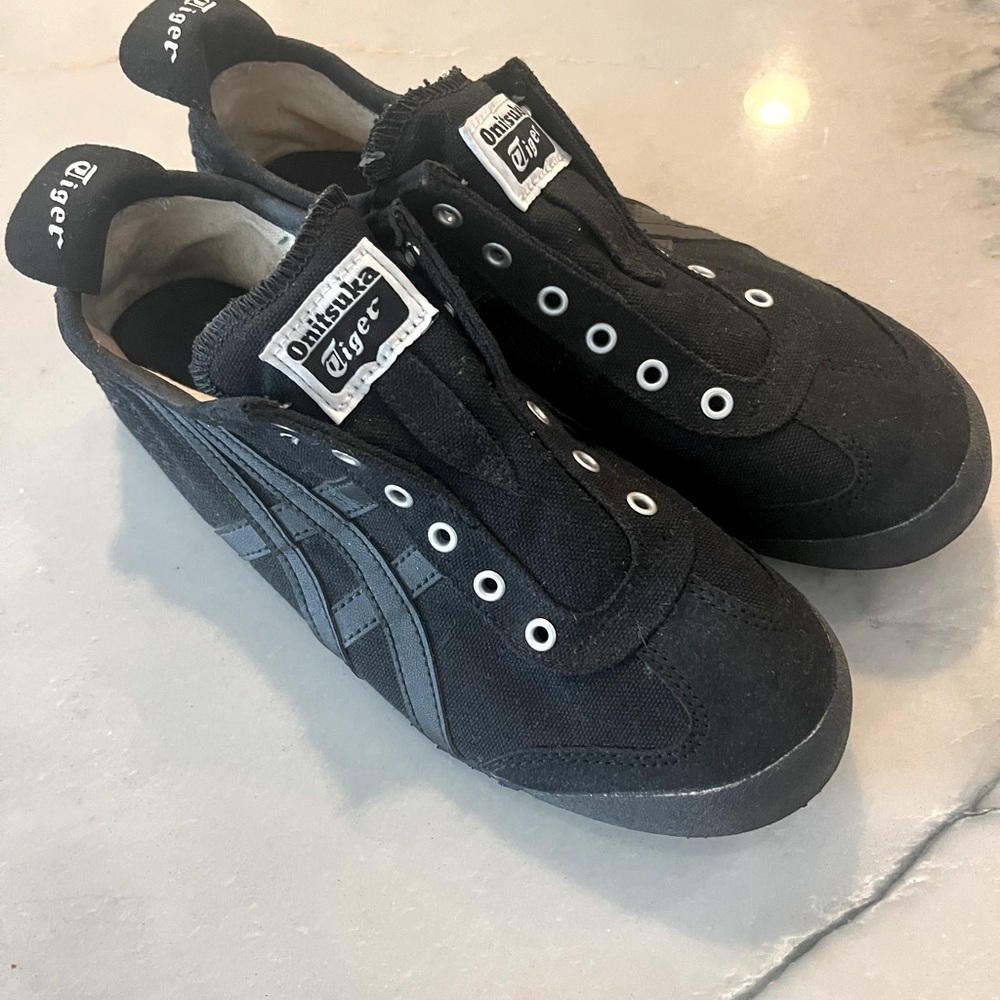 Onitsuka Tiger Mexico 66 slide on Size 6.5 women